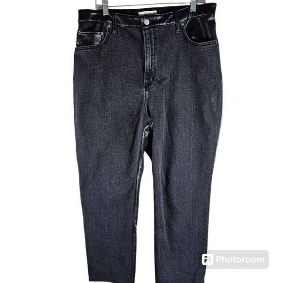 Abercrombie & Fitch Curve Love Mixed Fabric Ankle Straight Ultra High Rise in 18 - Picture 3 of 10